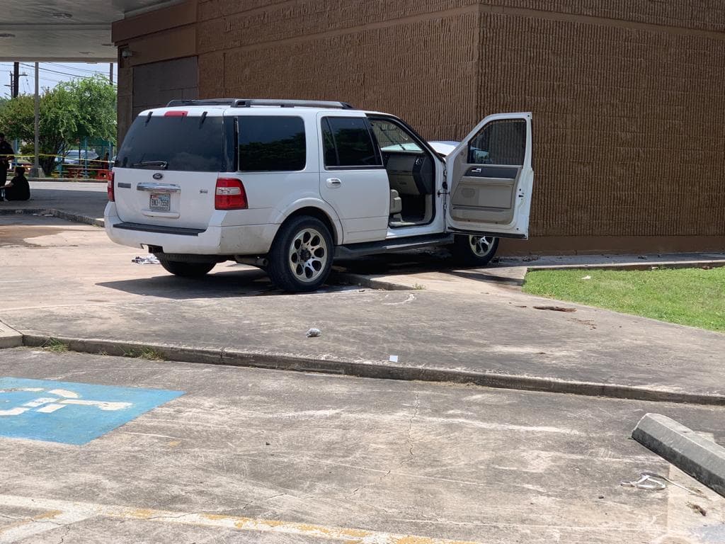 Matan a un hombre de dos disparos tras una transacción de droga en la calle Culebra en San Antonio