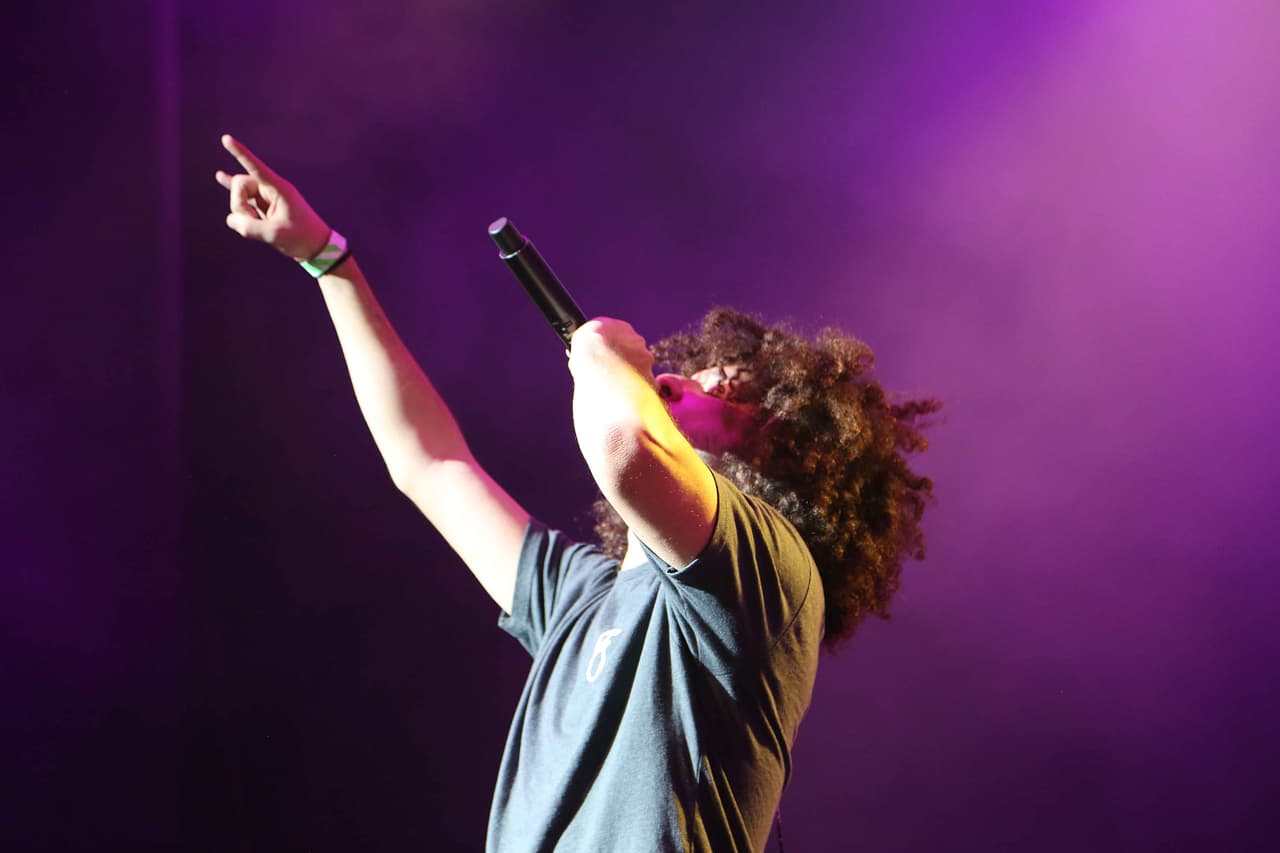 Al terminar sus estudios de medicina,
<b>decidió dedicarse al hip hop a tiempo completo.</b>