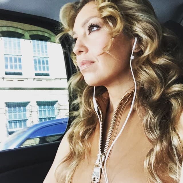 Pero la pelea entre las hermanas no ha terminado, ya que Laura no ha quitado el pie del renglón y continúa levantando polémica con sus declaraciones.