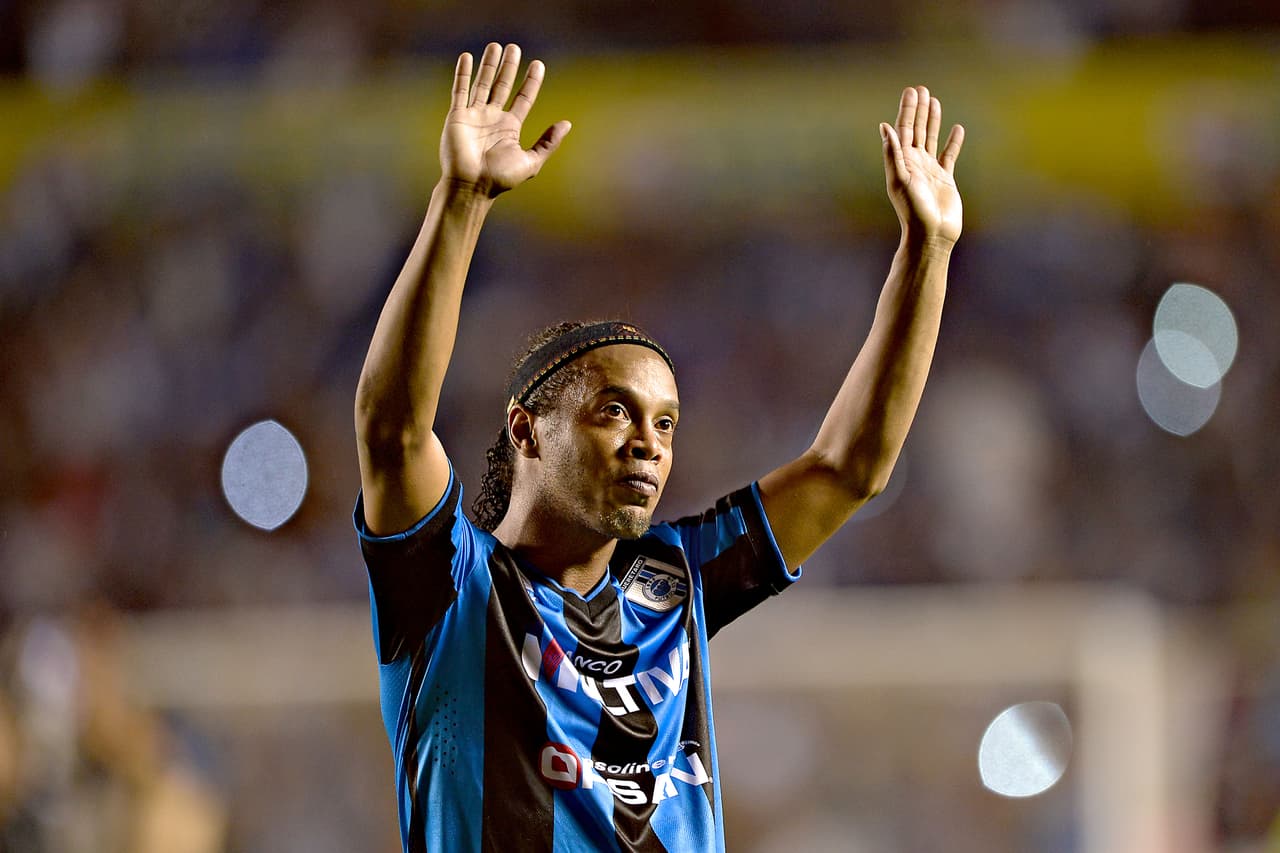 Ronaldinho regresa a Brasil para jugar con Fluminense