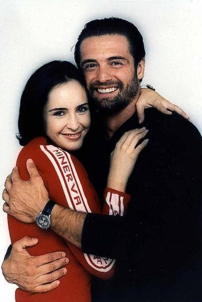 Esta historia no terminó bien y Roberto Gómez Fernández la despidió. Irán Castillo ocupó su lugar en la telenovela y Adriana Nieto desapareció de la escena.