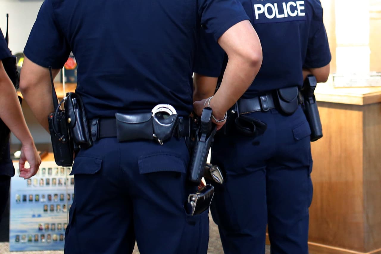 El policía acusado de ocultar sus vínculos con una peligrosa pandilla y localizar a un “informante”