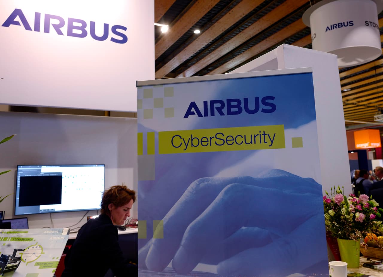 Un stand de Airbus en la Conferencia de Ciberseguridad en Lille, norte de Francia, el miércoles 29 de enero de 2020.