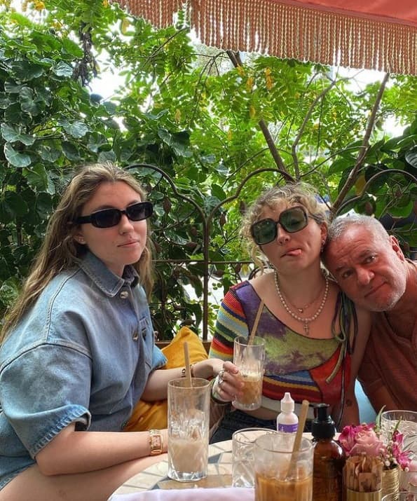 Sofía, de 25 años, Fernanda, de 22, y Regina Castro, de 16, compartieron algunos momentos de su celebración en Miami.