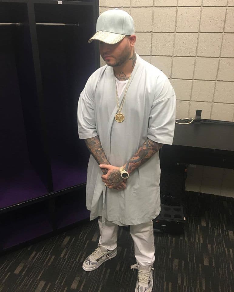 "Pero... pero, yo quería ir de negro".