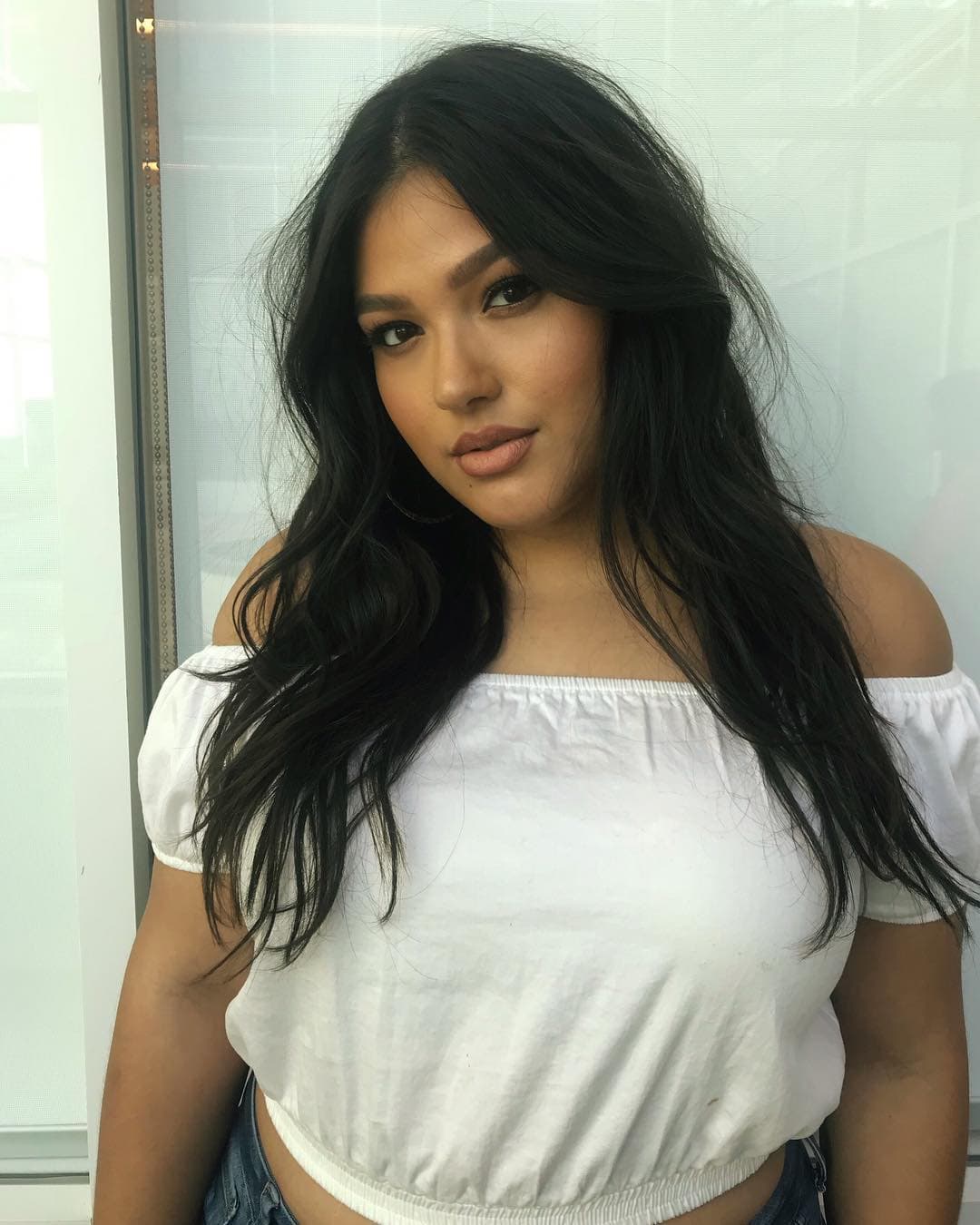 Vanessa Romo es una joven de 23 años que vive en Los Ángeles. Su familia es de Jalpan, Zacatecas, México, a donde viajaba cada verano cuando era niña. Se graduó en estudios chicanos, y desde que estaba en la escuela media supo que era una luchadora, porque a pesar de que la gente le decía que no lograría hacer ciertas cosas, al final ella las hacía.