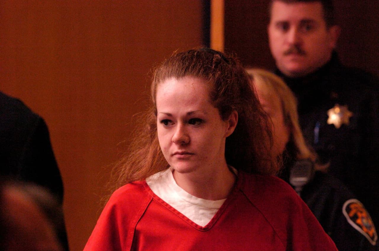 "Está viva y roncando": abogada afirma que Christa Pike sobrevivió a dos dosis de la inyección letal en Tennessee