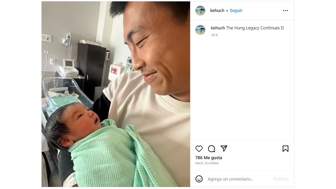 Kevin Hung, actor de ¡Vivan Los Niños!, muestra a su bebé.