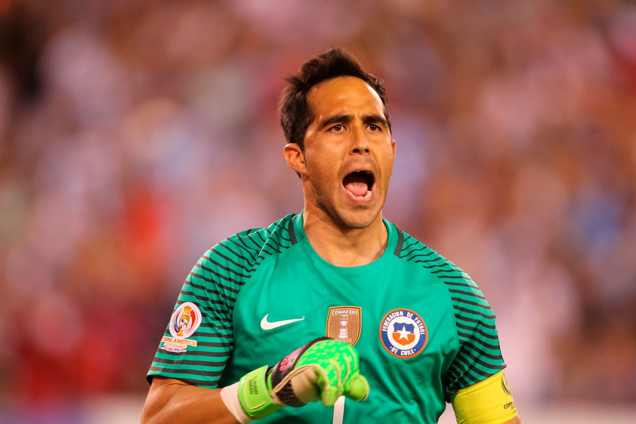 Manchester City confirmó el fichaje de Claudio Bravo para las próximas cuatro temporadas