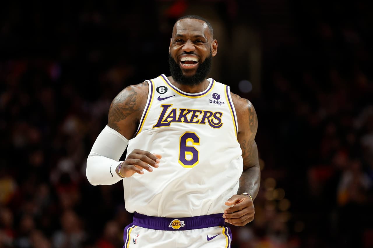 Lebron rompe el récord de más partidos disputados en la NBA