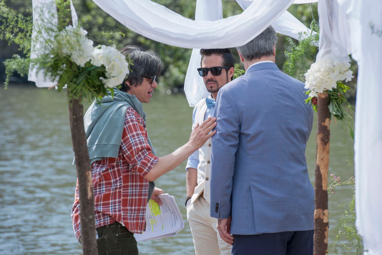 Y José Ron prestó atención a todas las indicaciones de la producción.