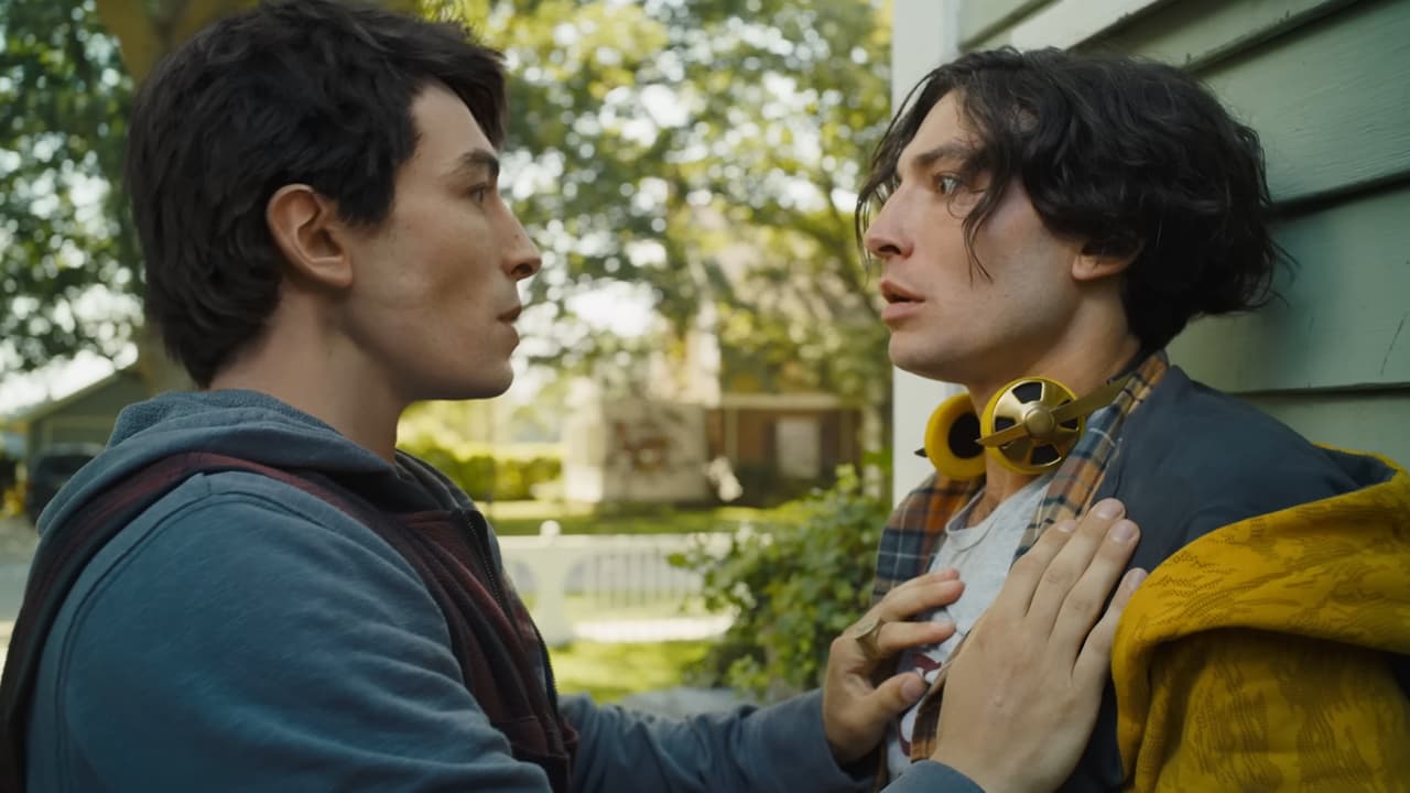 Ezra Miller interpreta a dos versiones de Barry Allen en 'The Flash'.