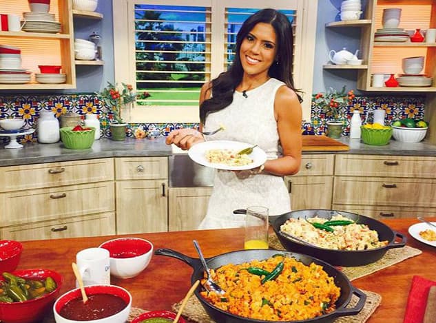 Francisca estrenando la cocina de la nueva casa. (26 de octubre)