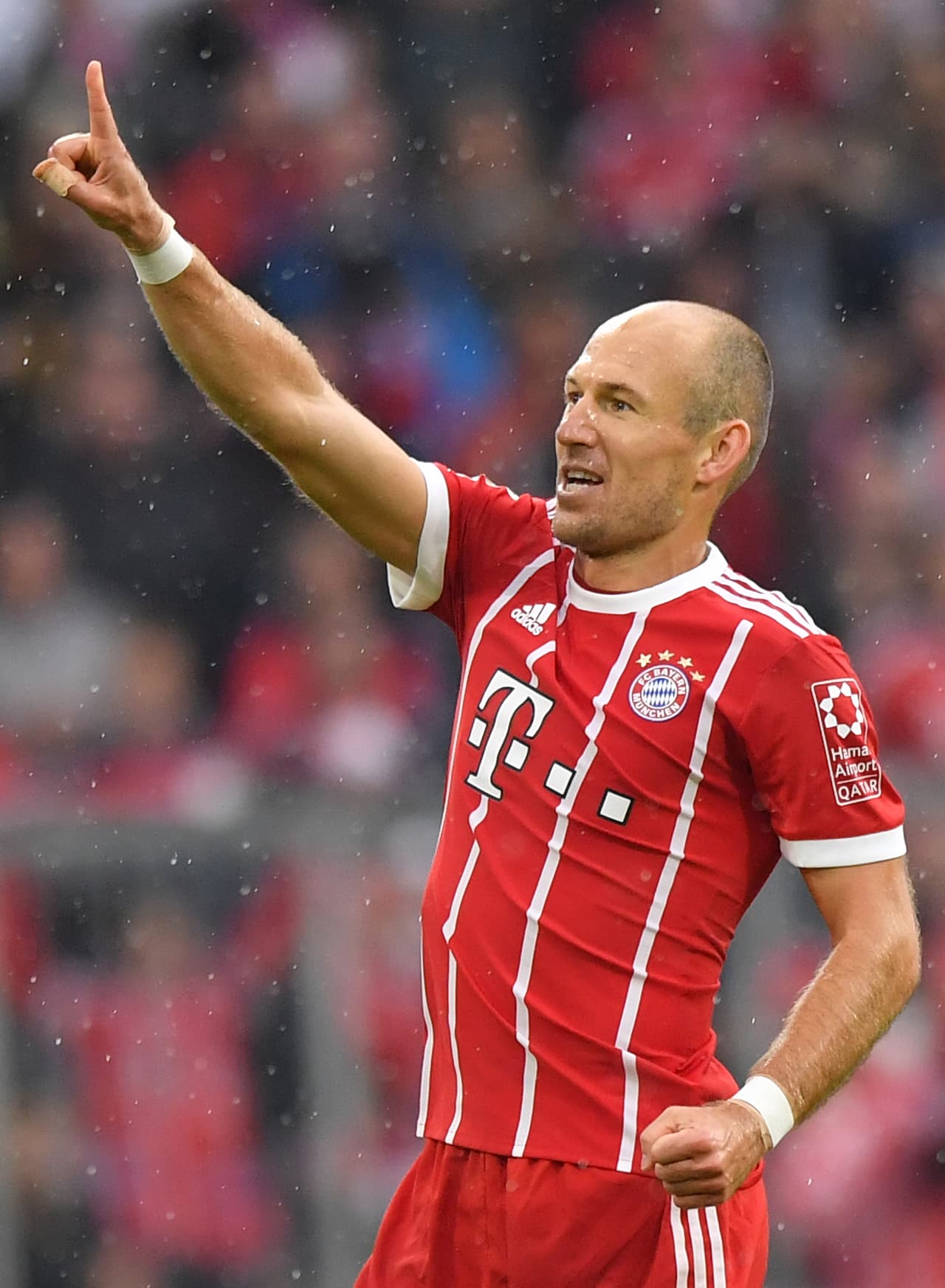 Lo más probable es que el Bayern le ofrezca una extensión muy buena, pero todo dependerá de si Robben juega más de lo que está sentado en el banco de suplentes. Ya se ha hablado de ir a la MLS y regresar a la Premier League.