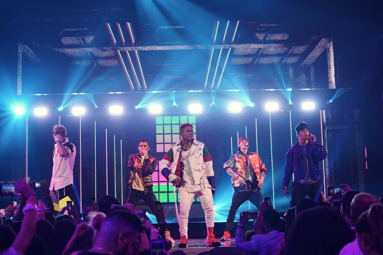 Sino también tras la interpretación del tema 'De cero', su más reciente sencillo.