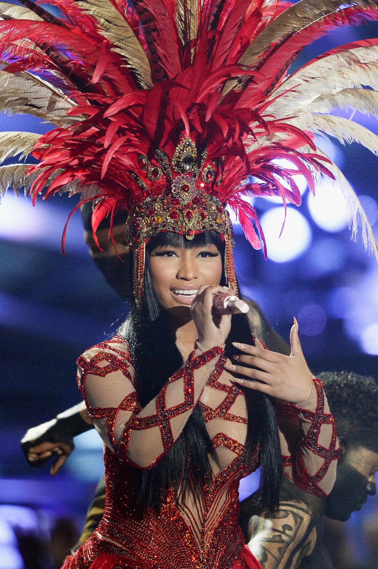 Se movió súper sexy y a todos fascinó con sus curvas.