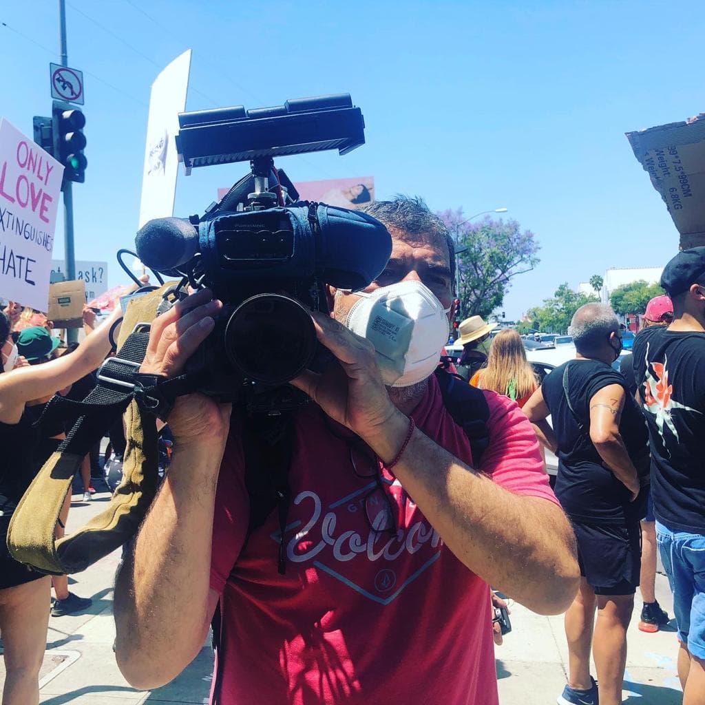 Pero todos estos años de transmisión televisiva no habrían sido posible sin ustedes, la comunidad que nos ha acompañado y apoyado por seis décadas.