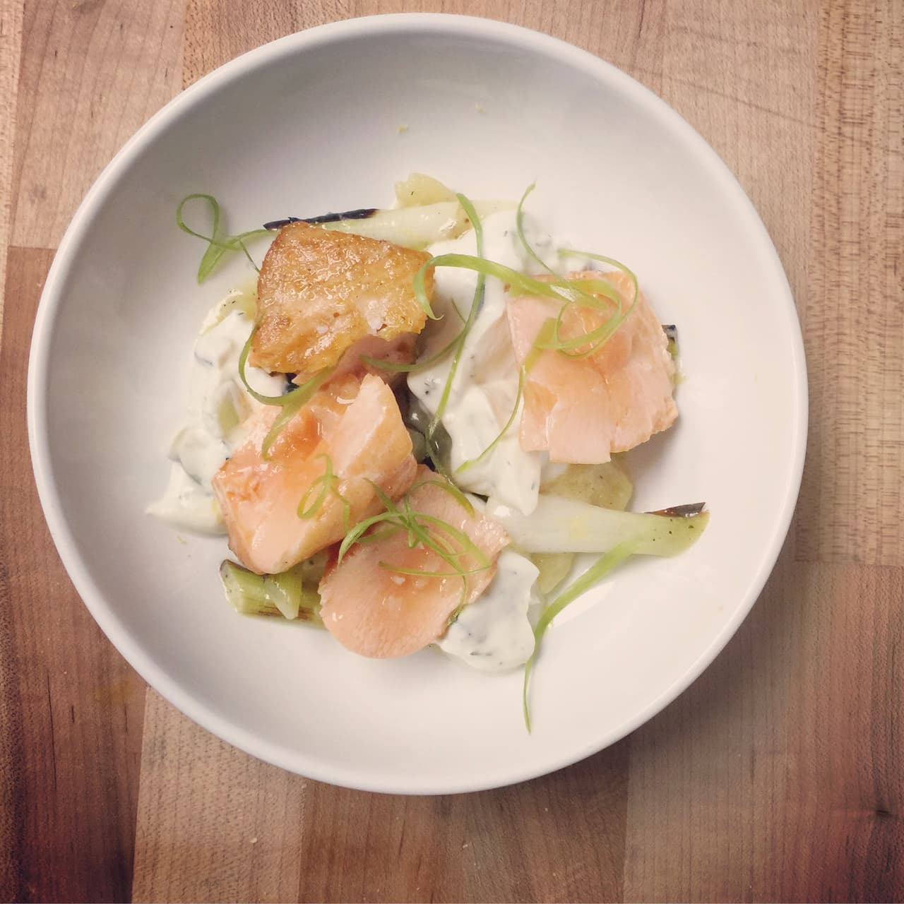 <b>Inizio.</b> Este restaurante queda un poco más alejado del área metropolitana, pero está dentro del territorio del estado de Nueva York. Se encuentra situado en el 534 de Elmwood Ave, en Buffalo. Ocupa el lugar 86 de los 100 mejores lugares según Yelp.