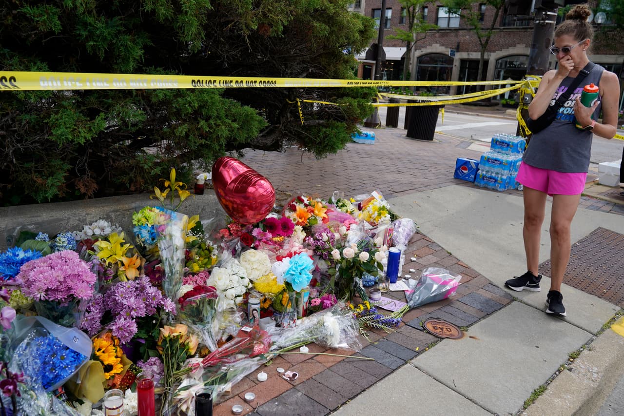 Niño herido en tiroteo de Highland Park sufre heridas en la espina dorsal y podría quedar paralizado