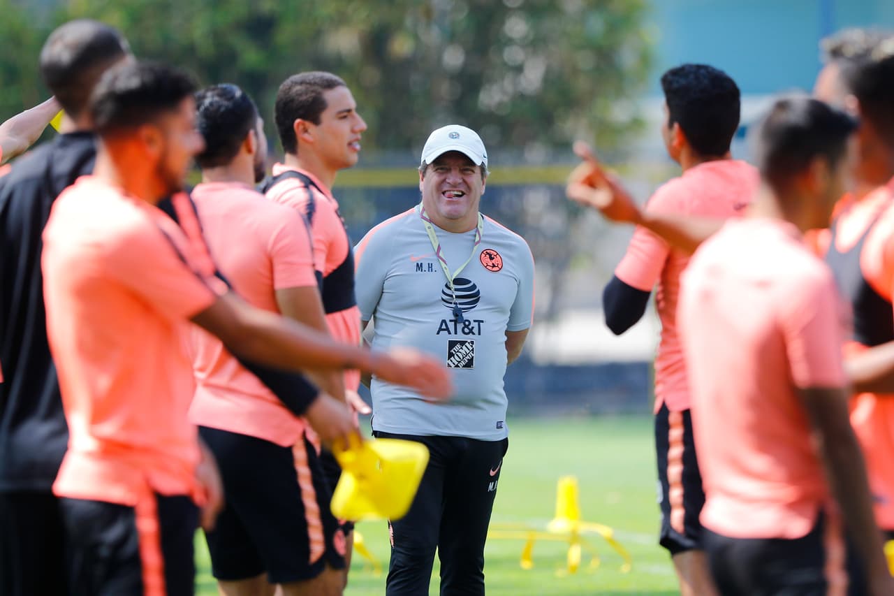 El regreso de Mateus Uribe a los entrenamiento con América es uno de los hechos que Miguel Herrera analizó durante la práctica de su equipo con miras a buscar ser más protagonistas en el Clausura 2019.