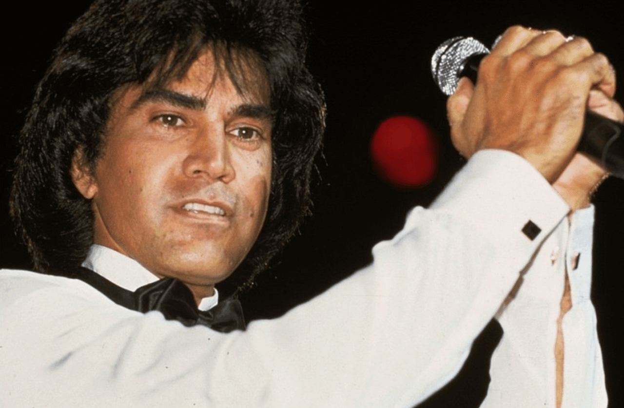 Jose Luis Rodríguez 'El Puma' comienza su carrera de solista, cantando con frequencia en el programa venezolano 'Media hora con Chelique' de José Enrique 'Chelique' Sarabia.