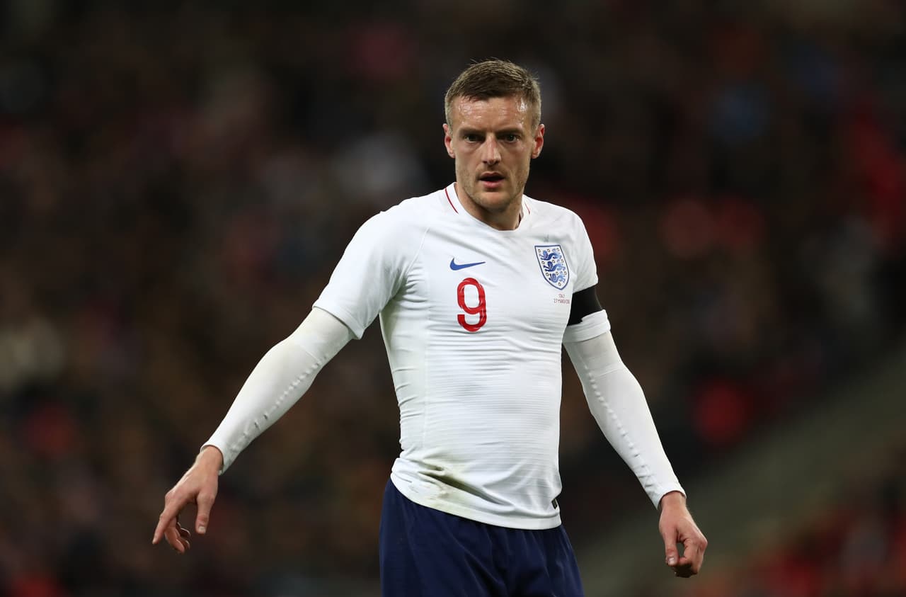 <b>Jamie Vardy</b>:
<b>5.5 millones de dólares</b>. Es el delantero de la Selección de Inglaterra y juega con el Leicester.