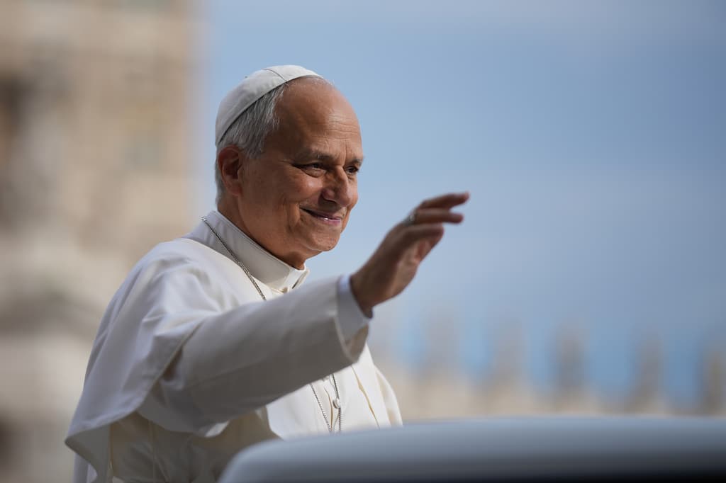 El Vaticano informa que el papa León XIV tiene cáncer de pulmón y que se le extirpó un lóbulo pulmonar