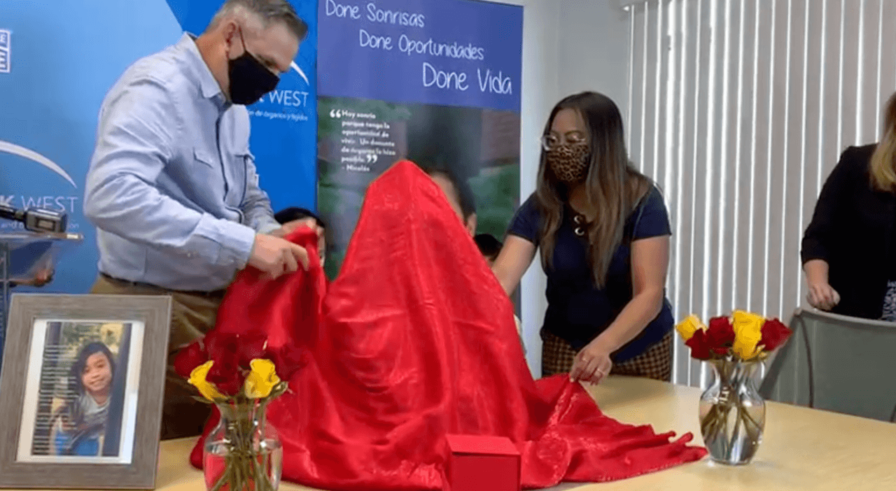 La familia en un acto de generosiddad y queriendo
<b>seguir 'lo que hubiera hecho Francine' decidieron donar sus órganos y tejidos, </b>y así extender de algún modo la vitalidad robada de su hija, en el cuerpo de otra persona