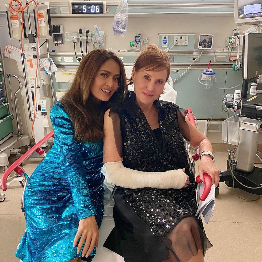 "Cuando las fiestas apenas comenzaban, mi acompañante, amiga y mánager, Evelyn O'Neill, tuvo un pequeño accidente y
<b><a href="https://www.univision.com/shows/el-gordo-y-la-flaca/salma-hayek-termino-en-el-hospital-tras-la-fiesta-de-los-oscar-video">tuve que llevarla a urgencias</a></b>, donde pasamos el resto de la noche de los Oscar hasta que salió el sol", había contado Hayek.
<br>