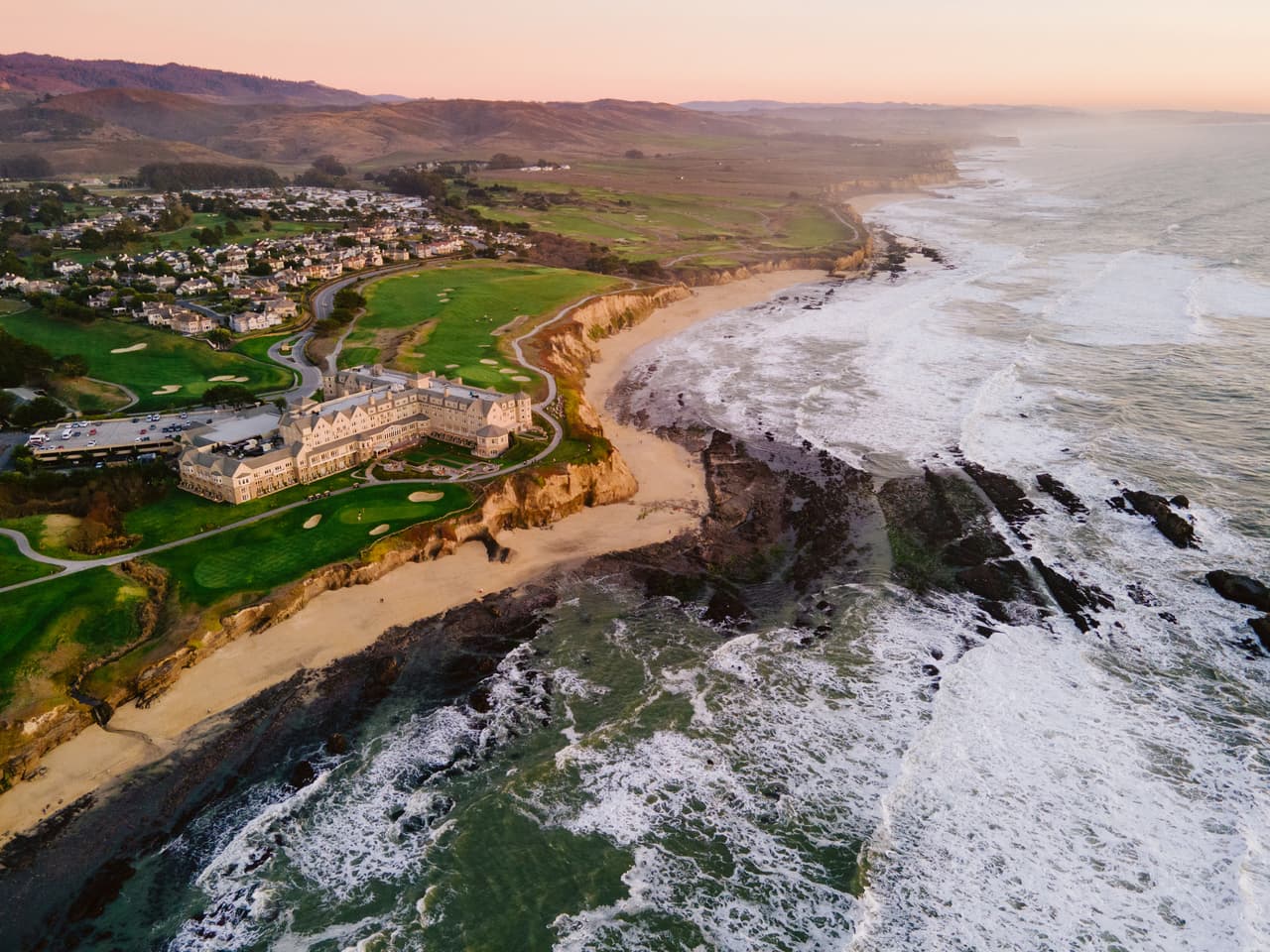 <h2 class="cms-H2-H2">9. Half Moon Bay, California</h2>
<br>
<br>💵
<b> Salario mínimo por hora a partir del 1 de enero de 2023:</b> $16.45
<br>