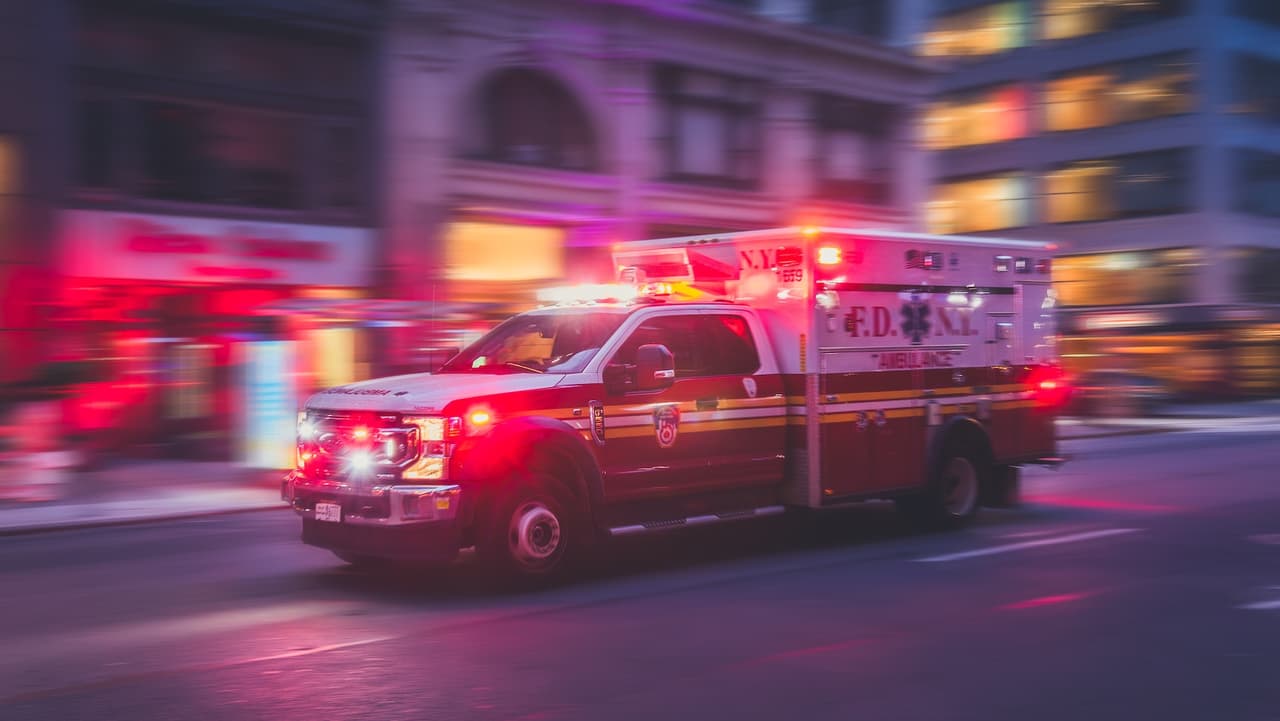 Bebé de dos meses muere en Borough Park tras ser hallada inconsciente; esperan autopsia