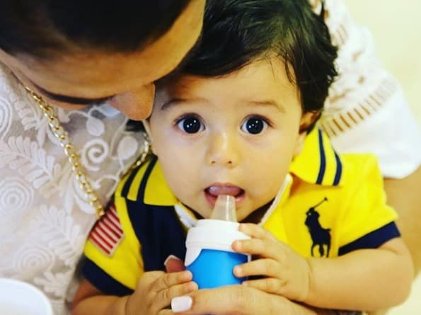 Baby Joshua tiene un rostro muy expresivo. Sus caritas y muecas son súper tiernas.