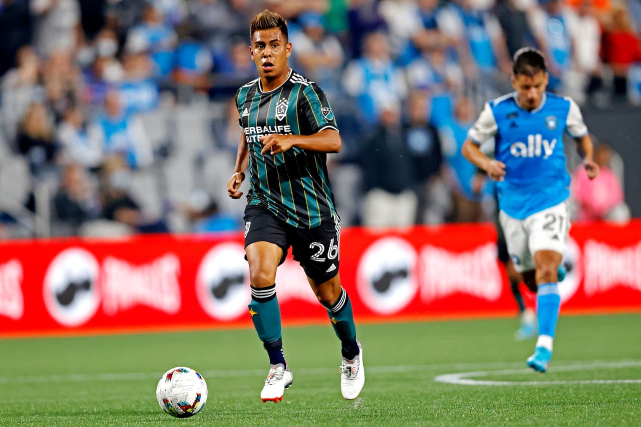 El camino de Efraín Álvarez con LA Galaxy es su llave a Qatar 2022