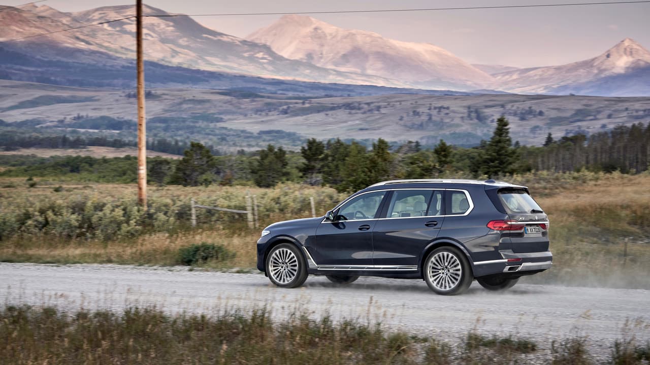 BMW X7 2020.
