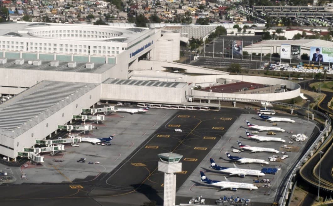 Varios capos coincidieron en que policías estaban al servicio del narco y usaron sus placas para participar en el trasiego de cocaína a través del Aeropuerto Benito Juárez.
