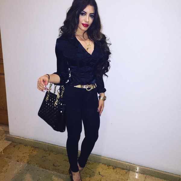 Y aunque su personalidad es muy diferente, ambas tienen cosas en común como esa figura de impacto.