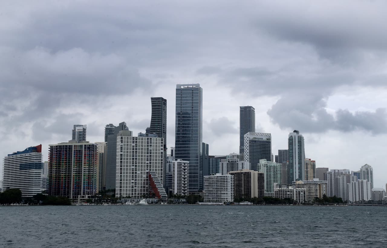Florida declara emergencia ante el avance de la tormenta tropical Isaías: estos son los condados bajo alerta