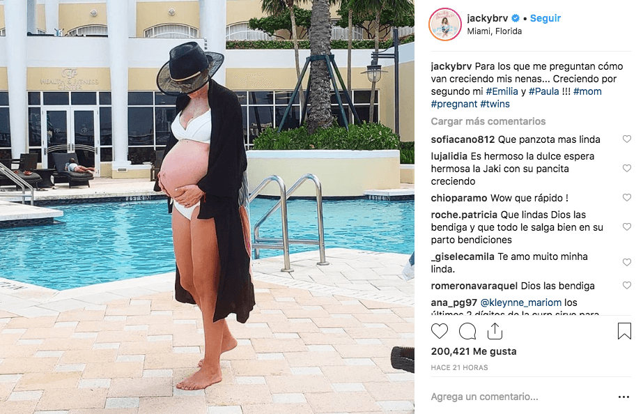 “Para los que me preguntan cómo van creciendo mis nenas... ¡¡¡Creciendo por segundo mi
<a href="https://www.instagram.com/explore/tags/emilia/">#Emilia</a> y
<a href="https://www.instagram.com/explore/tags/paula/">#Paula</a>!!!”, escribió.
<br>