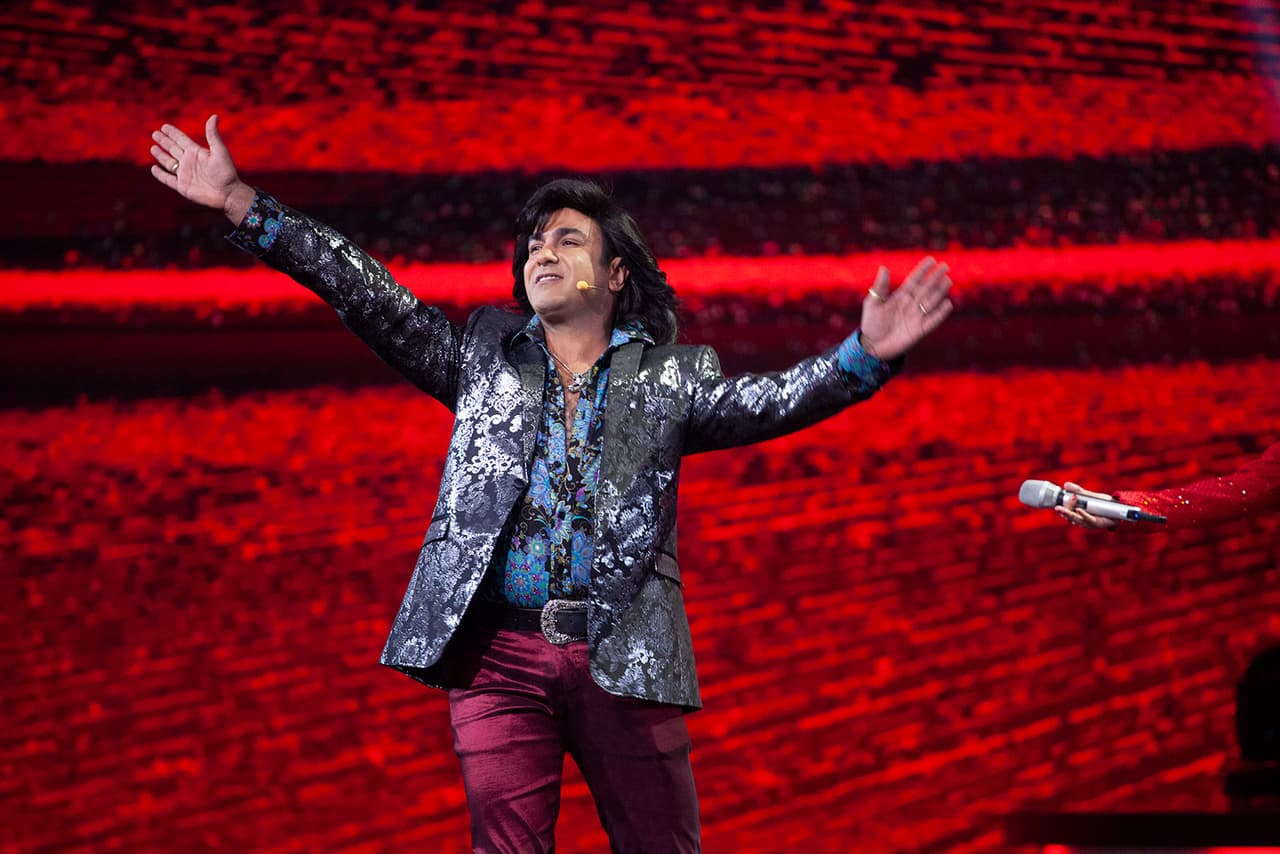 Como ya es costumbre, el juez más simpático del reality show infantil marcó tendencia con su forma de vestir, que siempre daba de que hablar.