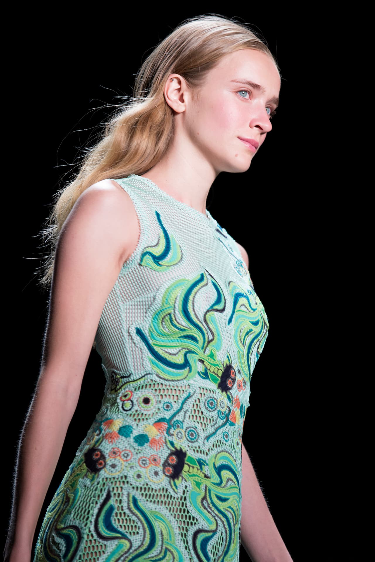 Vivienne Tam apostó para la colección primavera- verano 2016 por prendas que marcan el estilo de vida de las mujeres chic. La diseñadora no deja de lado sus raíces y deja una parte de China en su temporada. En su paso por el NYFW dejó encantados a los presentes con su moda fresca y vanguardista. Diseñador Vivienne Tam. NYFW, Spring/Summer 2016 - 14/09/2015.