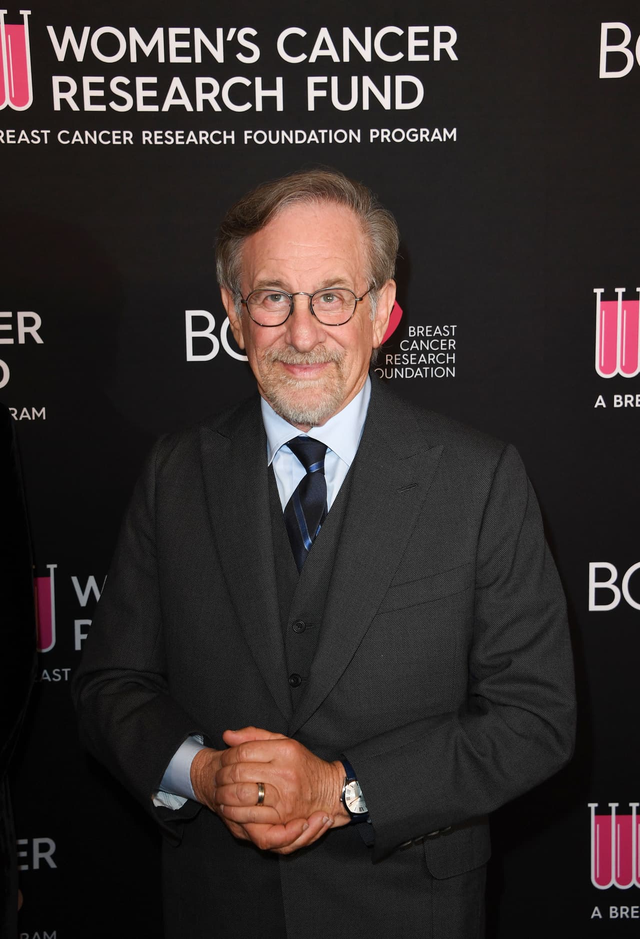 Algunos otros famosos que también tienen este síndrome son Steven Spielberg (foto), Susan Boyle, Tim Burton y Bill Gates.
<br>