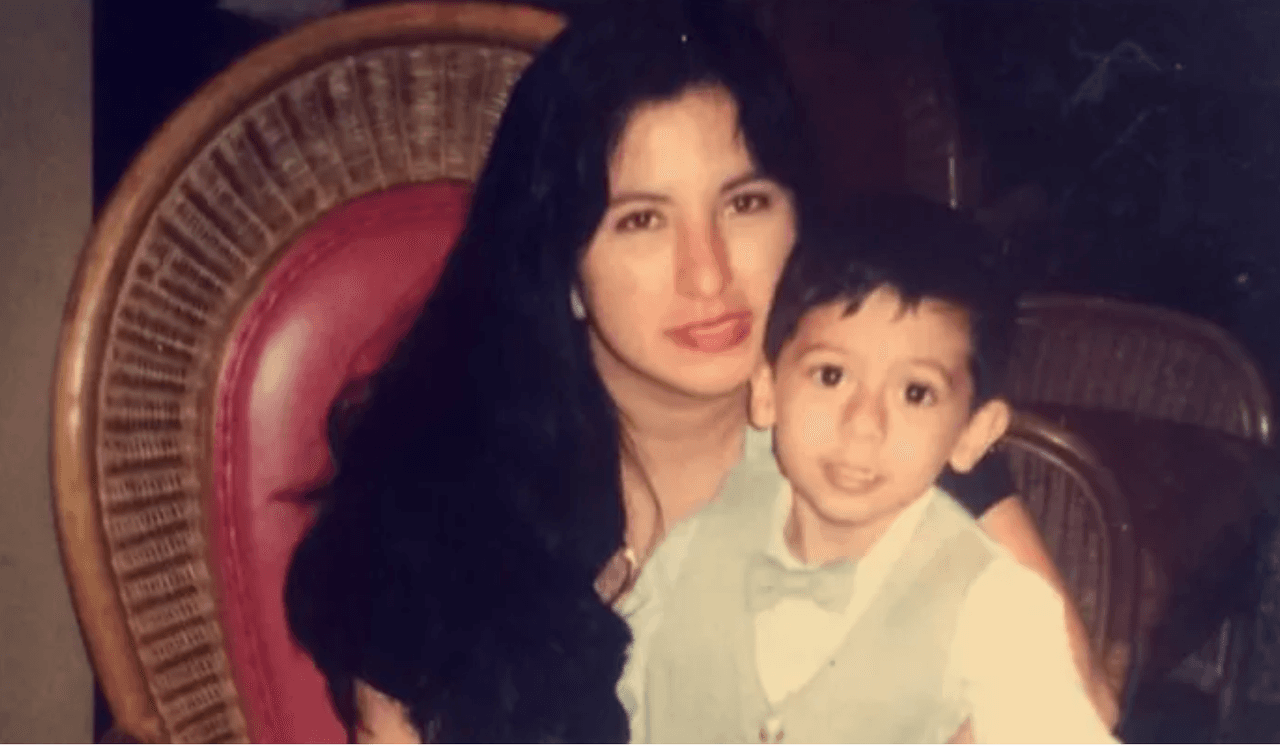 <b>Belma Franco, </b>una madre de familia, fue asesinada a tiros y a plena luz del día el pasado 13 de noviembre afuera de una tienda Academy en Dallas. La policía identificó a Miguel Ángel Chávez López, de 50 años, como el sospechoso de matar a Belma.
<br>