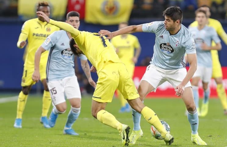Nestor Araujo contuvo el peligro del Villarreal. Celta se llevó los tres puntos con goles de Sisto (2) y Aspas en el 1-3 de visita.