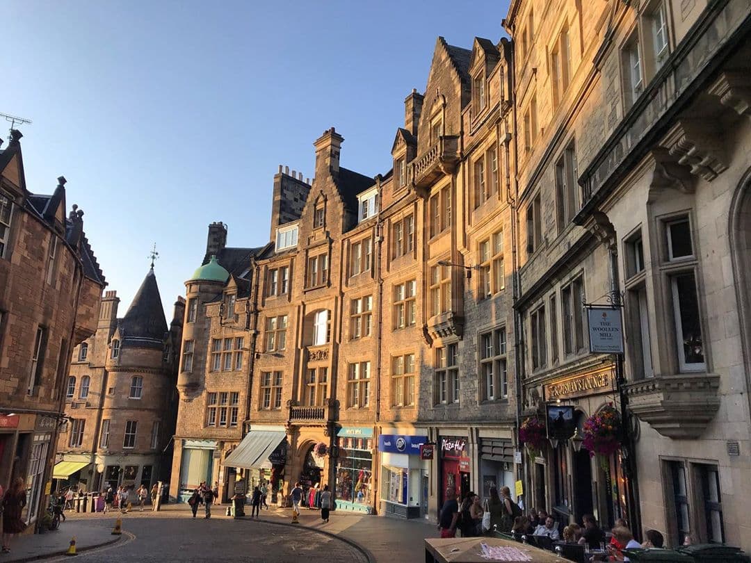 En repetidas ocasiones, Karla ha estado en el viejo continente, pero esta vez eligió como primer destino Escocia para gozar de los encantos que la caracterizan, entre ellos castillos, lagos y ciudades grandiosas como Edimburgo.