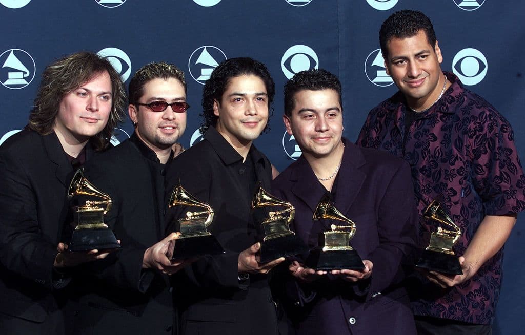 Chris Pérez Band gana GRAMMY en 2000.