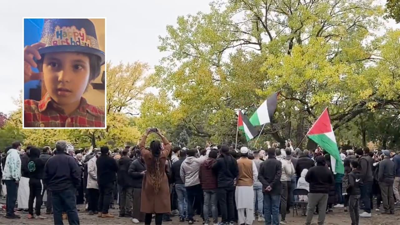 Las banderas de Palestina en el funeral del pequeño Wadea Al-Fayoume, de 6 años.