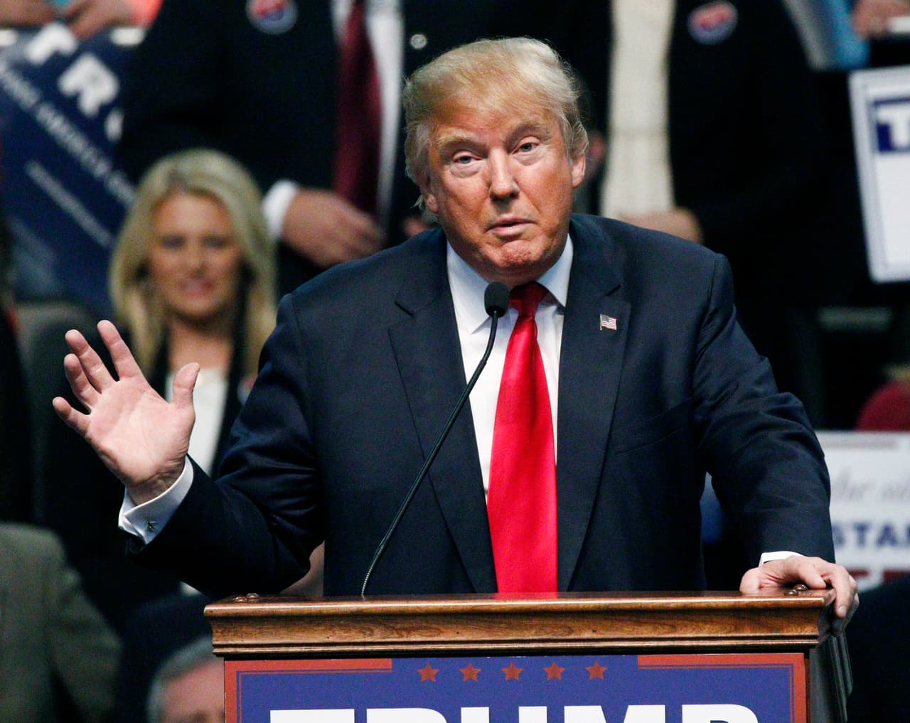 Trump no piensa cambiar su discurso, aunque sea usado para reclutar combatientes