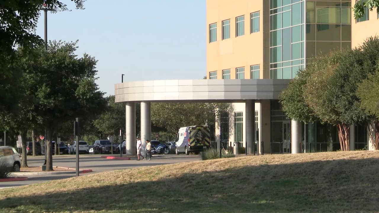 Un niño de 12 años es herido a balazos y abandonado en un hospital de San Antonio