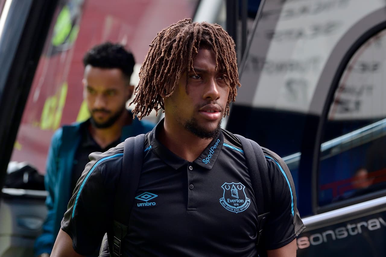 Los jugadores llegan.