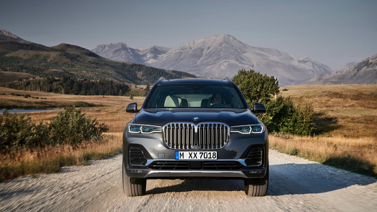 BMW X7 2020.